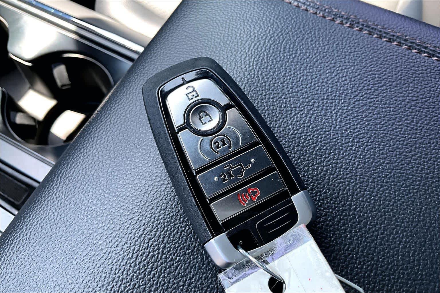 Certified Used 2024 Avalanche Ford LARIAT image 14
