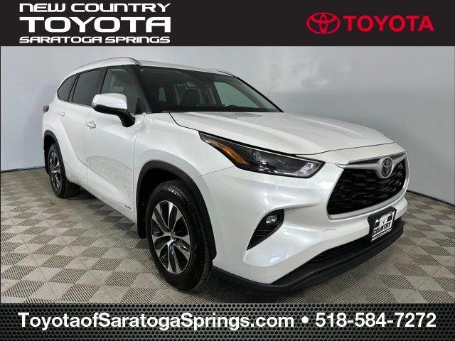 Certified Used 2026 WIND CHILL PEARL Toyota  image 1