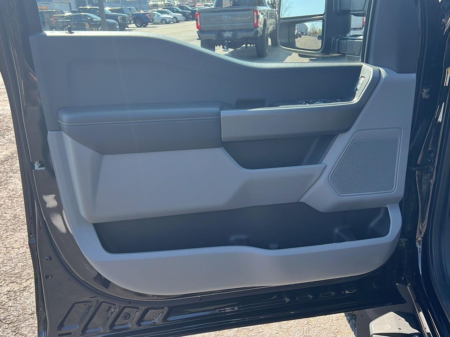 Used 2025 Agate Black Ford XLT image 5