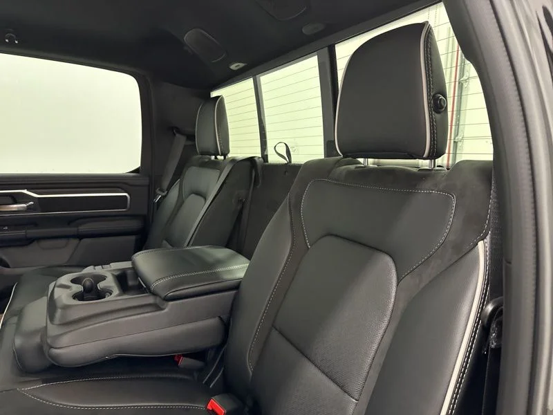 New 2026 Diamond Black Crystal Pearl-Coat Exterior Paint RAM Laramie image 18