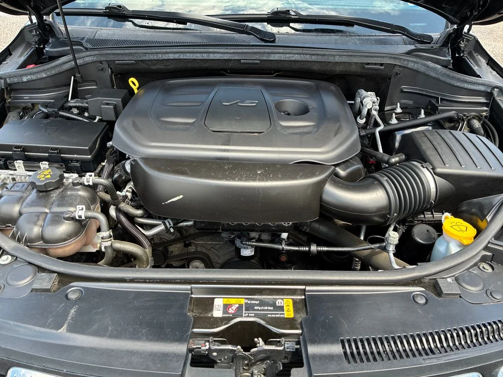 Used 2022 Black Jeep Laredo E image 27