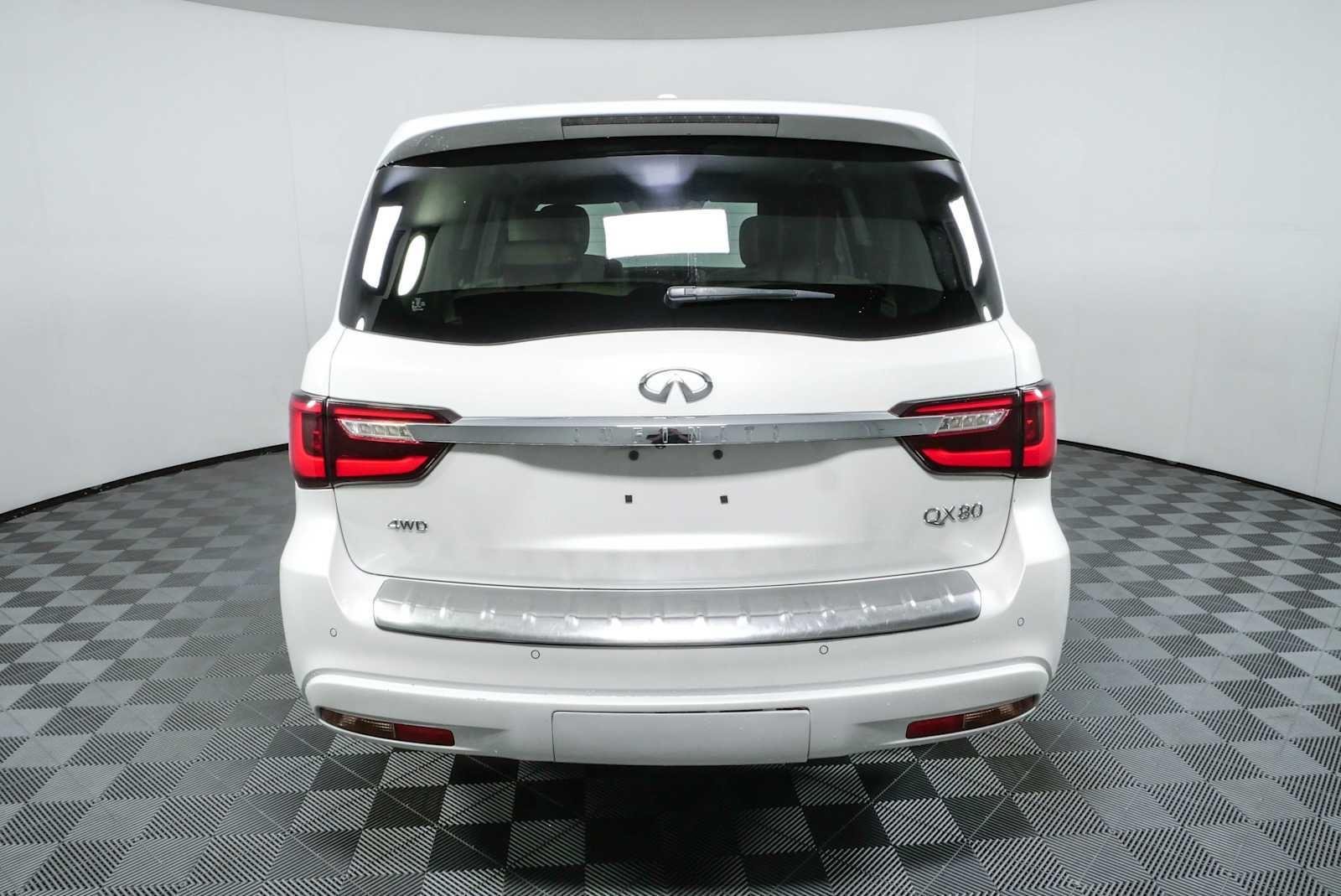 Used 2020 Moonstone White INFINITI LUXE image 31