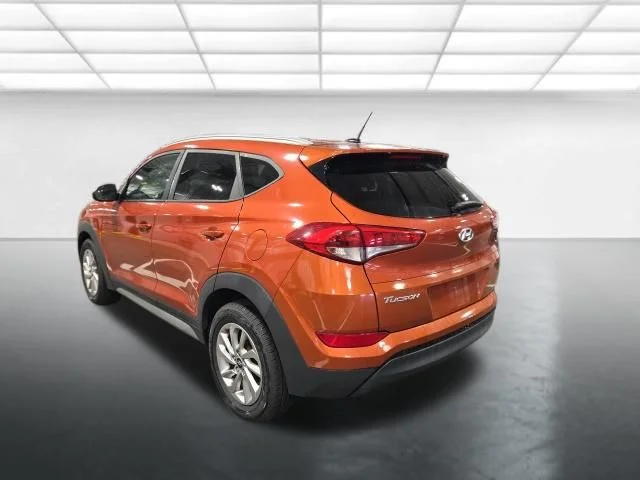 Used 2017 Red Hyundai SE image 7
