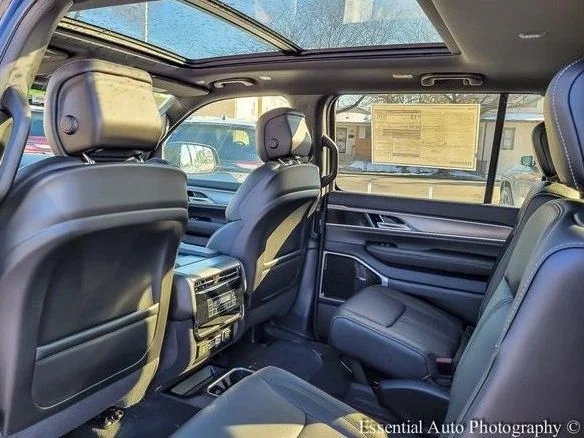 New 2026 High Gloss Black Exterior Paint Jeep Limited Altitude image 14
