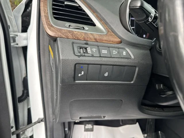 Used 2018 White Hyundai 2.0T Ultimate image 26