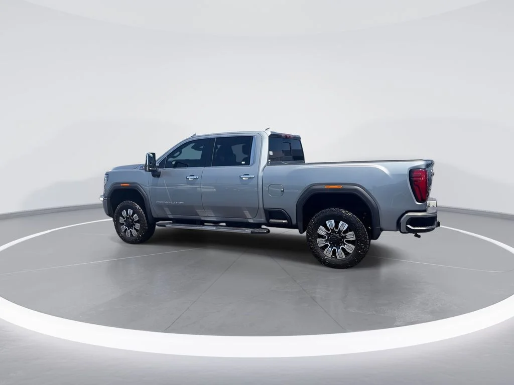 Used 2024 Silver GMC Denali image 6