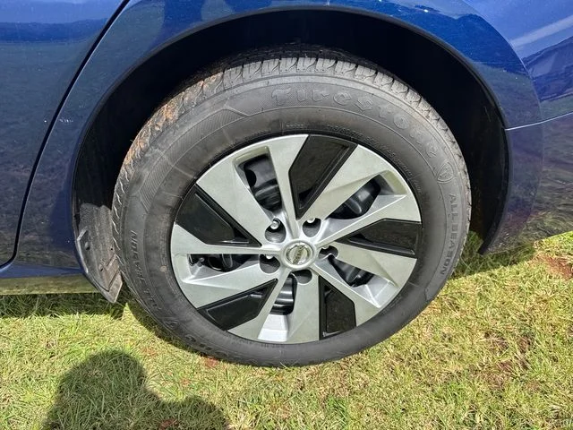 Used 2021 Blue Nissan 2.5 S image 21