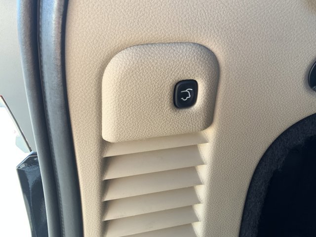 Used 2015 Brilliant Black Crystal Pearlcoat Jeep Limited image 13