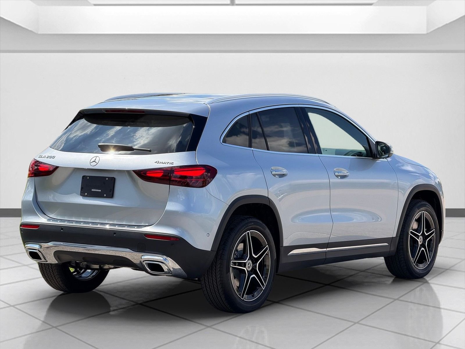 New 2026 Cirrus Silver Metallic Mercedes-Benz GLA 250 image 3