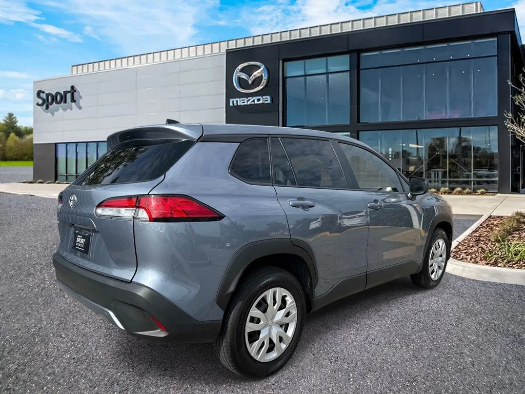 Used 2025  Toyota L image 3