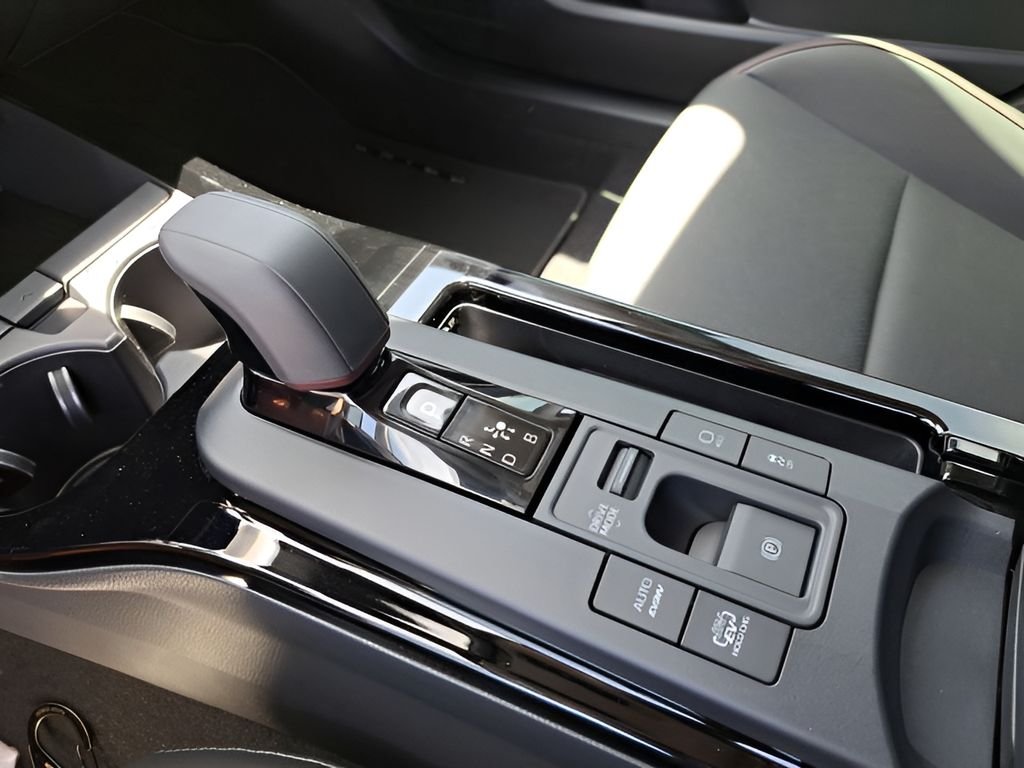 2025 Toyota Prius XSE - Photo 25