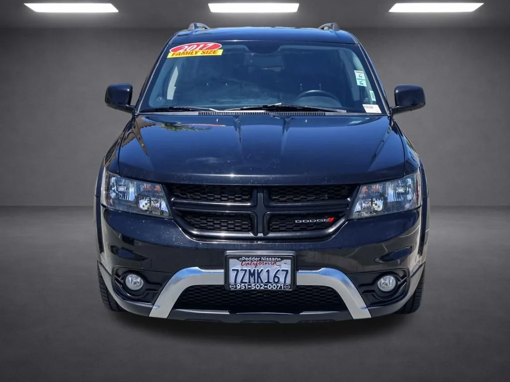 Used 2017 Black Dodge Crossroad image 8