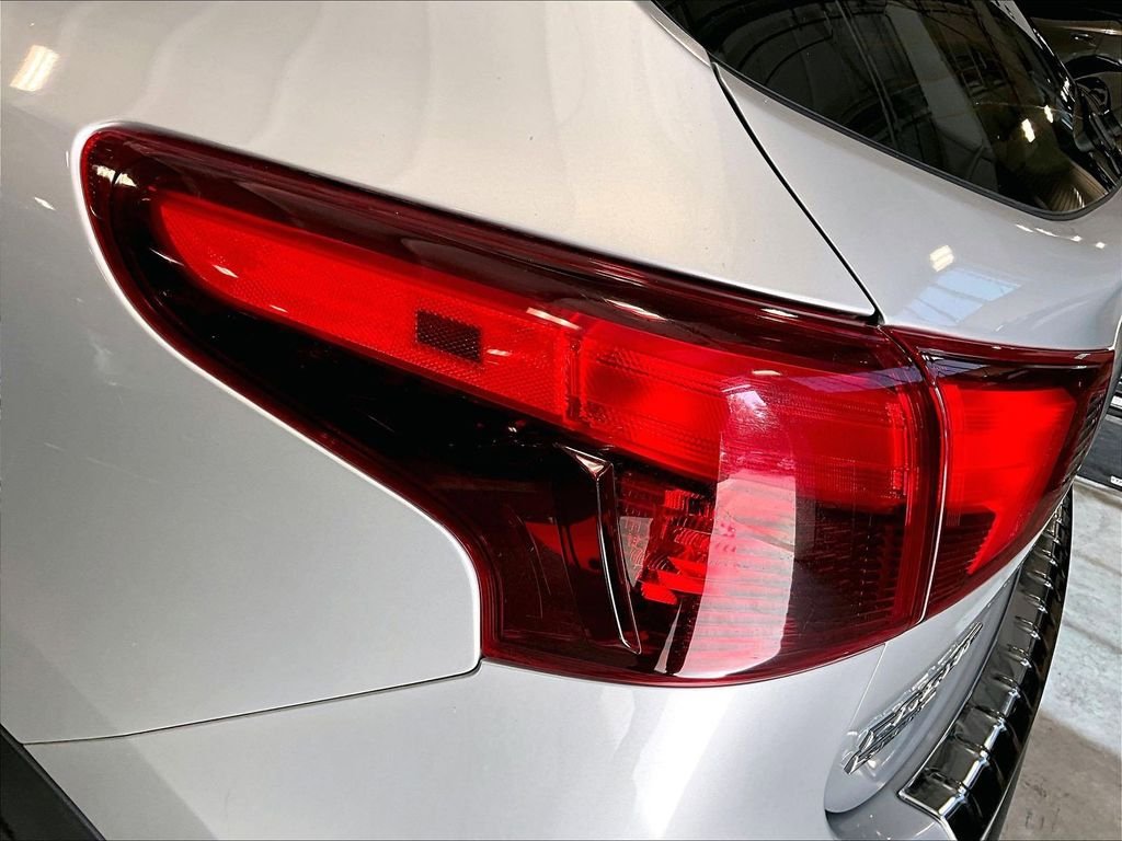 Used 2019 Silver Nissan S image 35