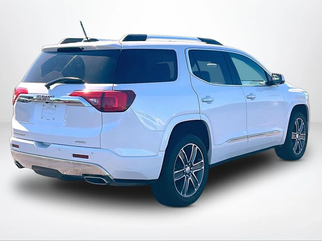 Used 2019 White GMC Denali image 2