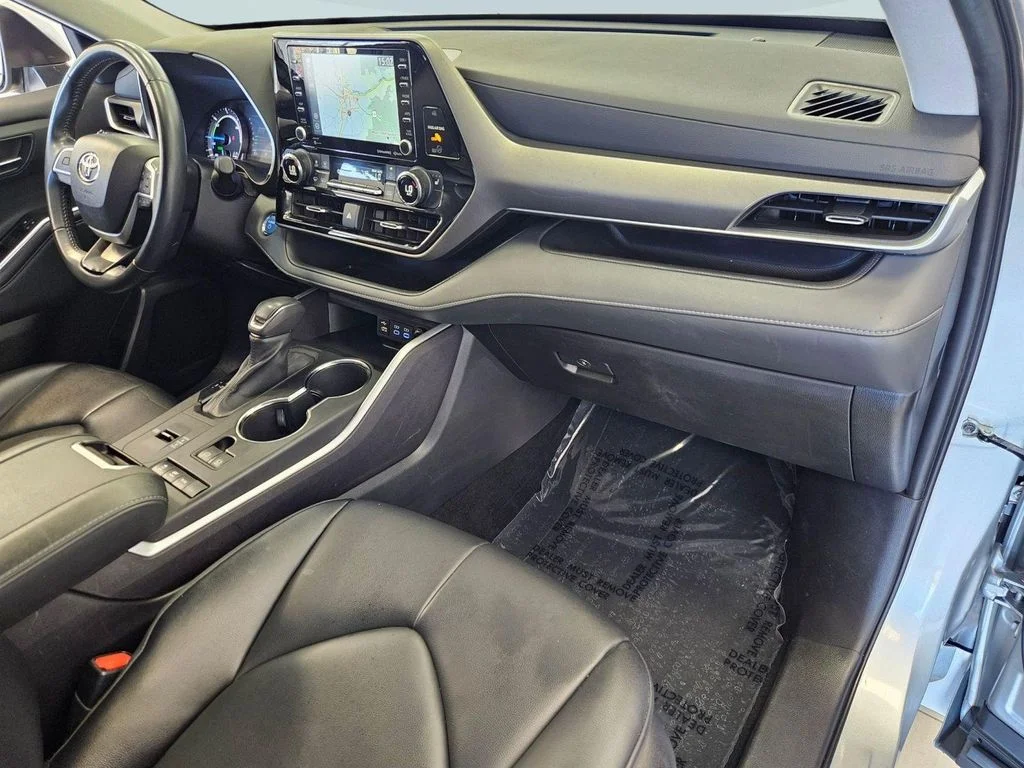 Used 2022 Celestial Silver Metallic Toyota XLE image 30