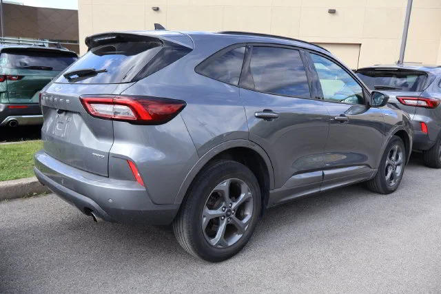 Used 2023 Gray Ford ST-Line image 3