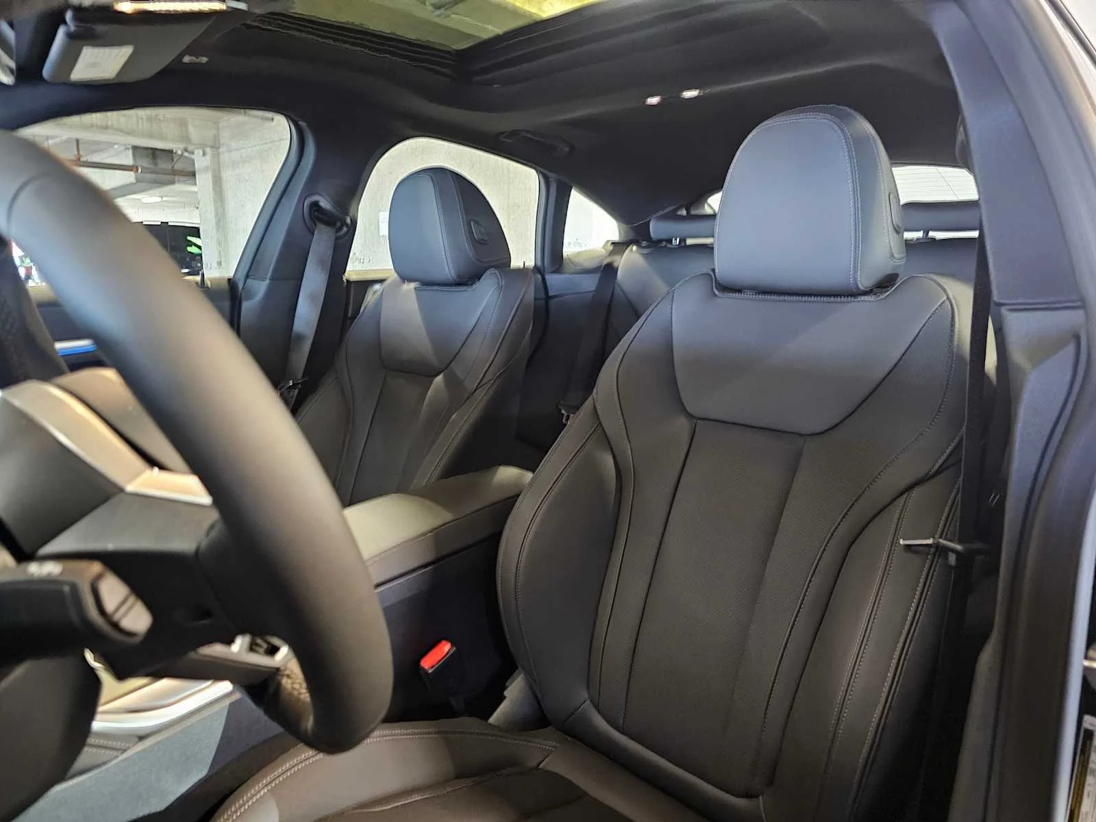 New 2026 Black Sapphire Metallic BMW xDrive40 image 32