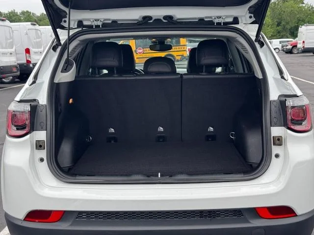 Used 2022 Bright White Clearcoat Jeep  image 4