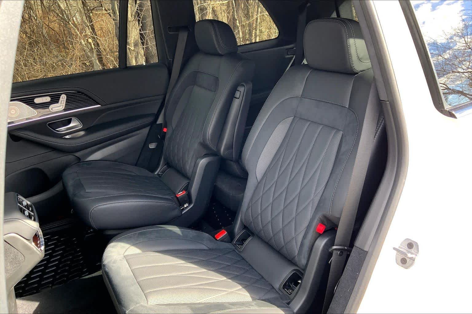Used 2025 MANUFAKTUR Moonlight White Metallic Mercedes-Benz AMG® GLS 63 image 21