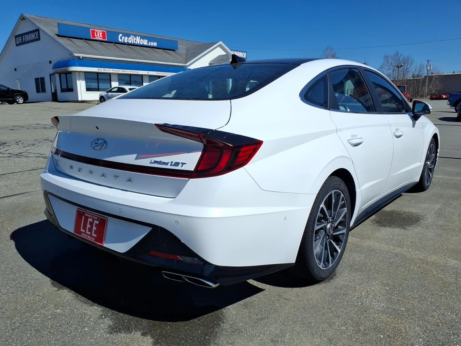 Used 2023 White Hyundai Limited image 6