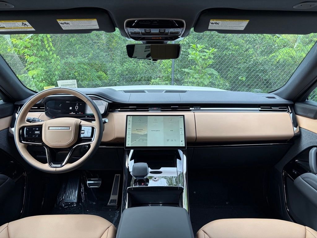 New 2026 Fuji White Land Rover Dynamic SE image 18