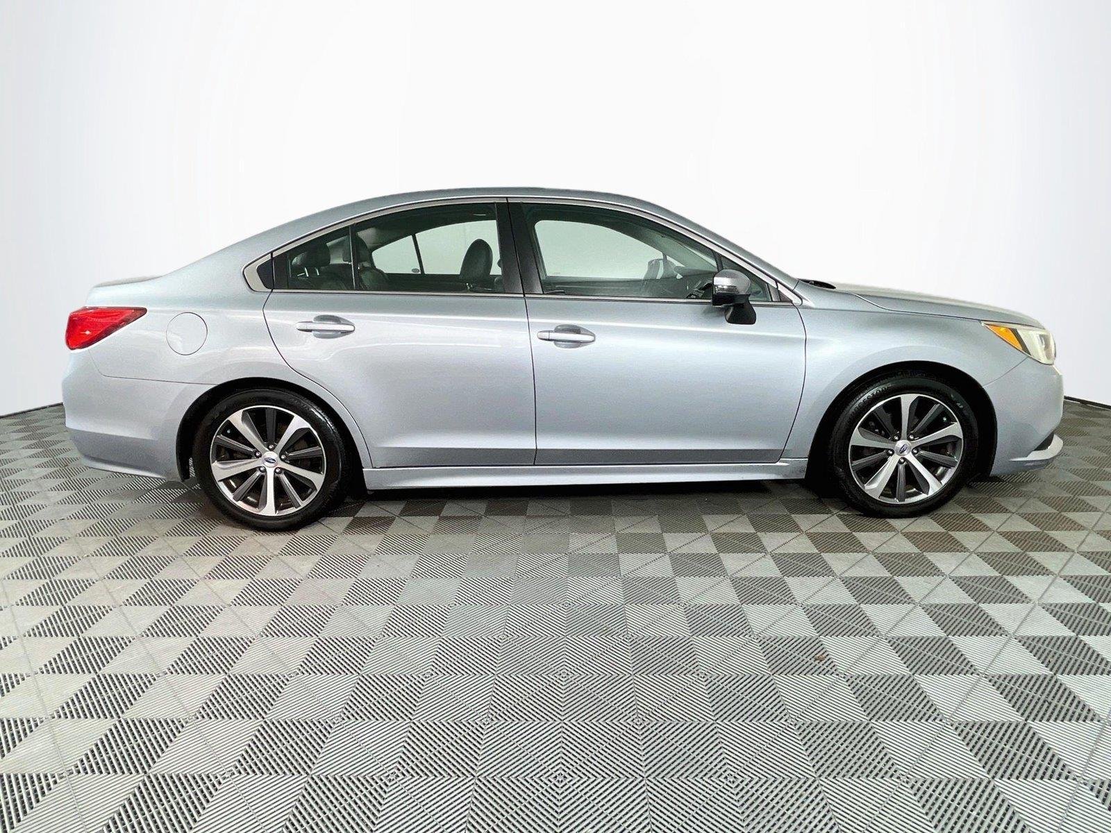 Used 2015 Ice Silver Metallic Subaru 2.5i Limited image 10