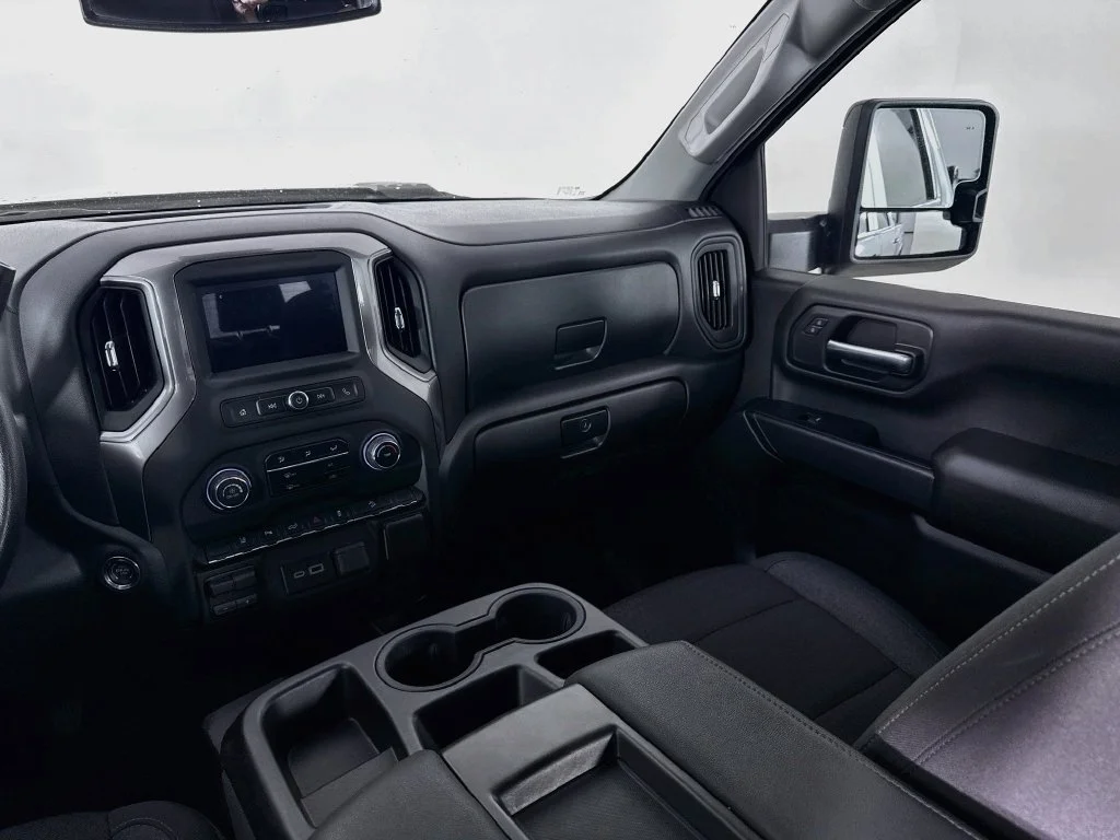 Used 2025 Gray Chevrolet Custom image 25