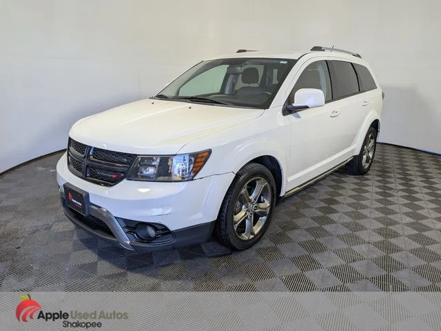 Used 2016 White Dodge Crossroad image 3