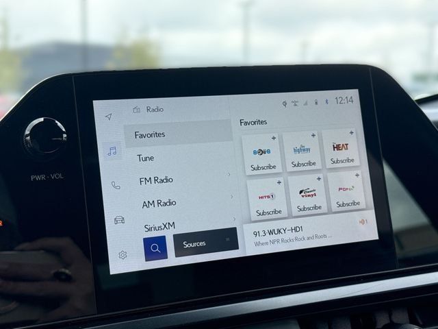 2024 Lexus UX Hybrid 250h - Photo 16