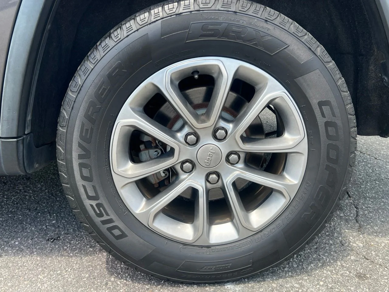 Used 2015 Gray Jeep Limited image 10