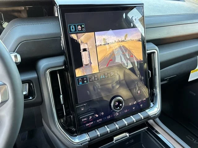 2027 GMC Yukon Denali - Photo 15