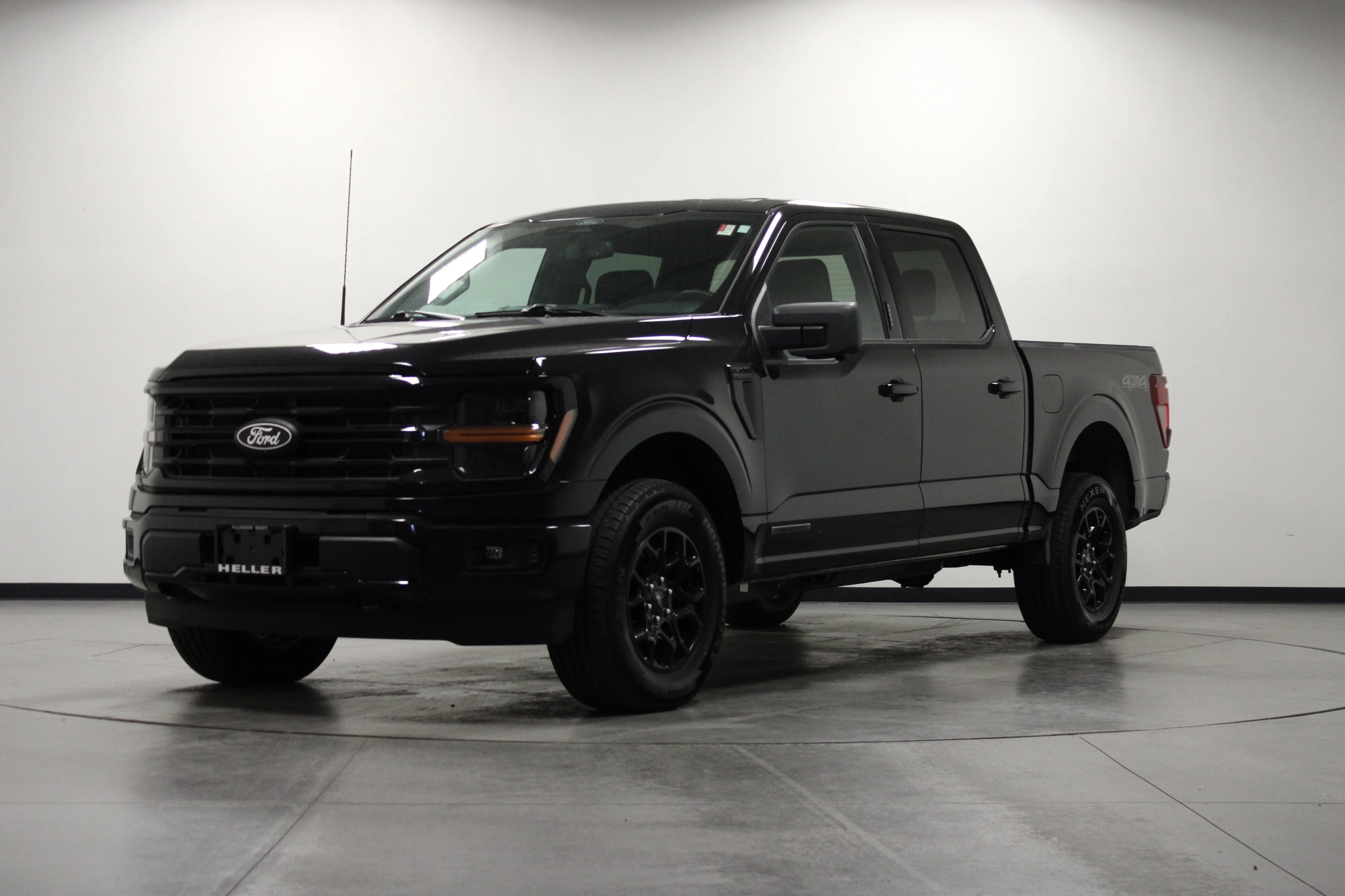 Used 2024 Agate Black Metallic Ford XLT image 8