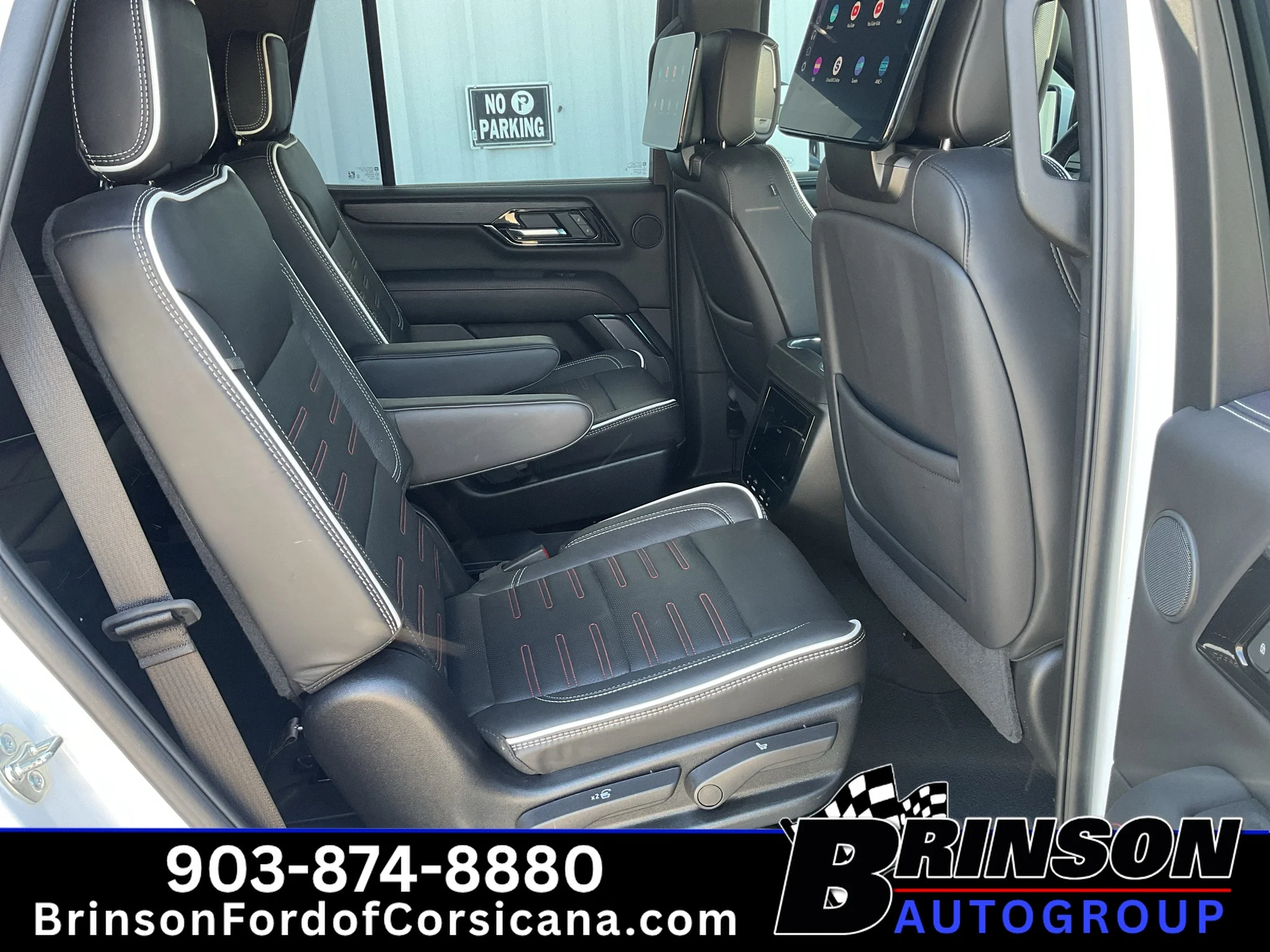 Used 2025 Summit White GMC AT4 Ultimate image 26