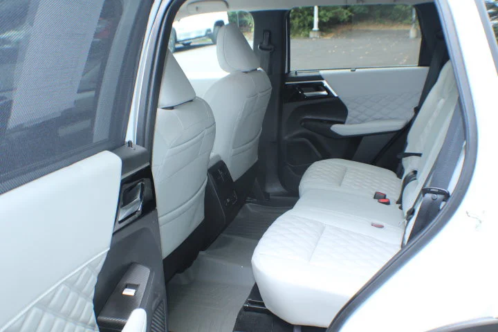 Used 2024 White Mitsubishi SEL image 15