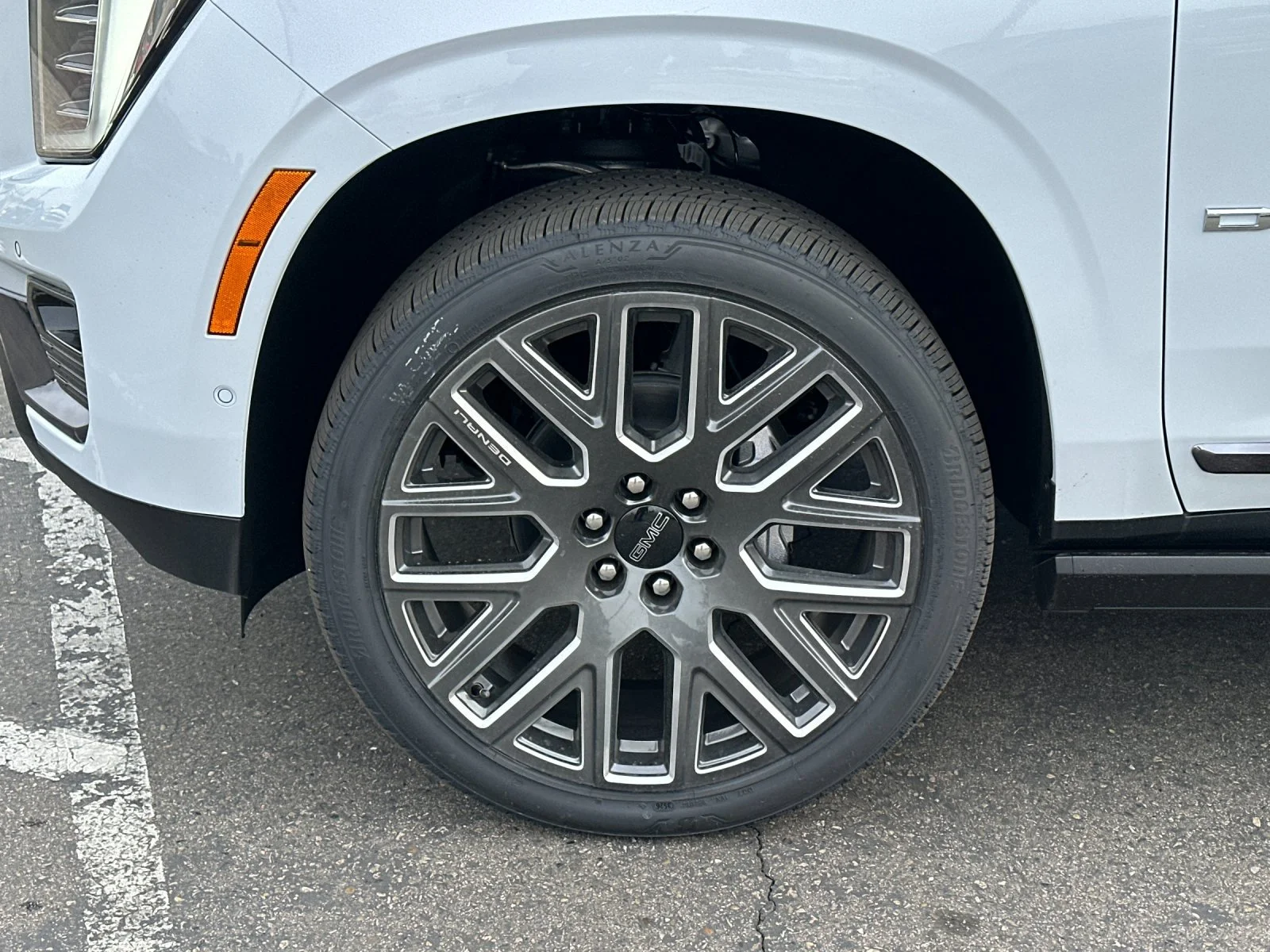 New 2027 Glacier White Tricoat GMC Denali Ultimate image 25