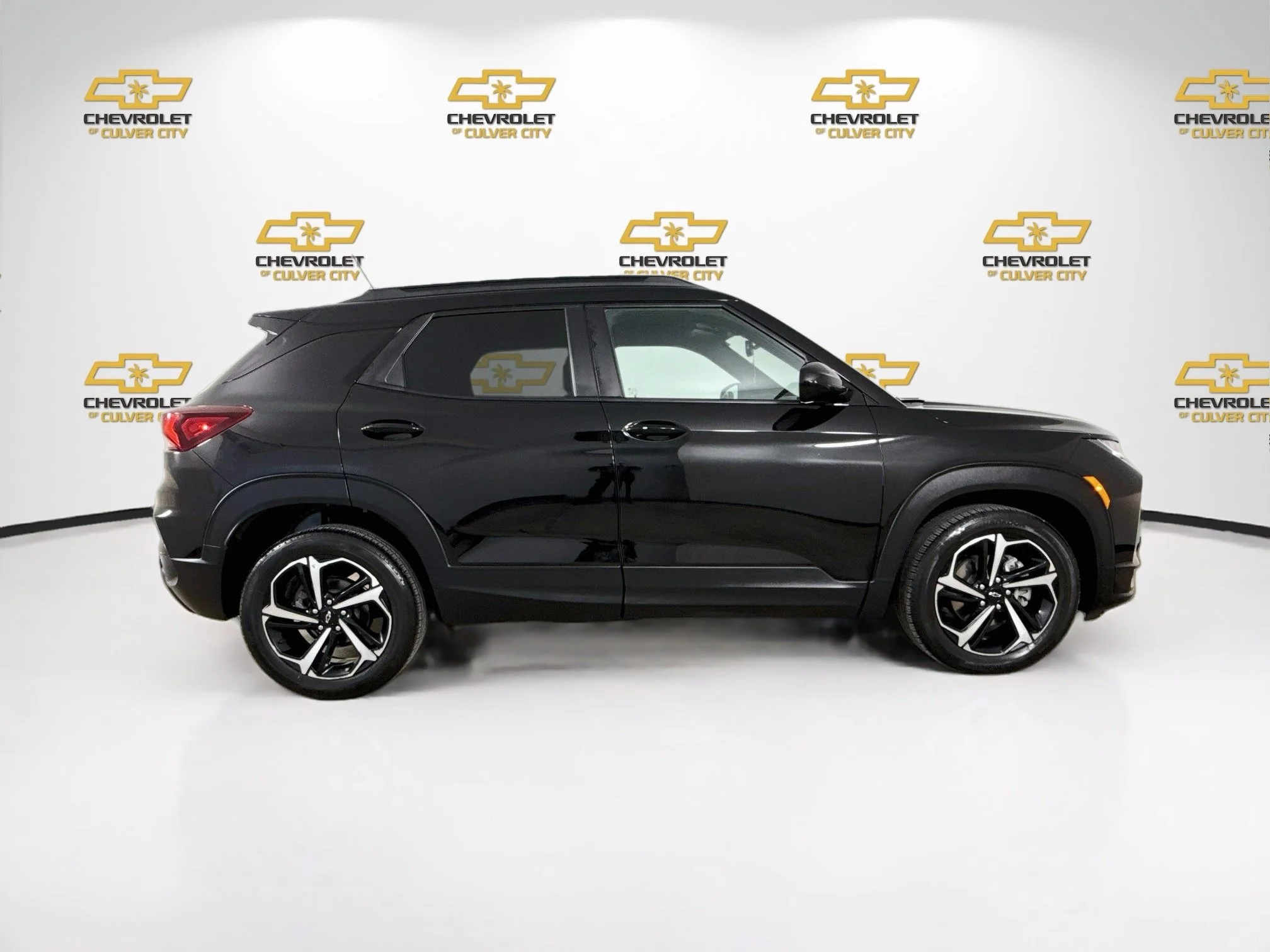 Used 2023 MOSAIC BLACK METALLIC Chevrolet RS image 9