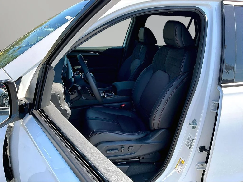 New 2026 Platinum White Pearl Honda AWD Black Edition image 24