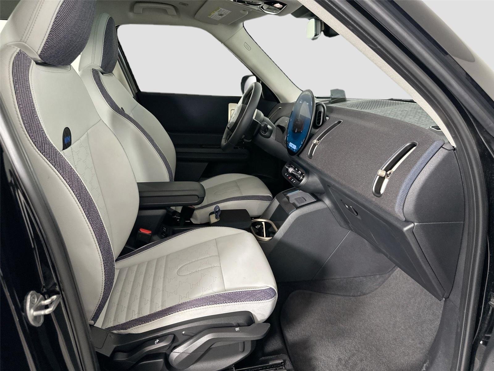 2025 MINI Countryman SE - Photo 23