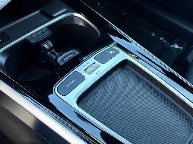 New 2026 Polar White Mercedes-Benz GLB 250 image 14