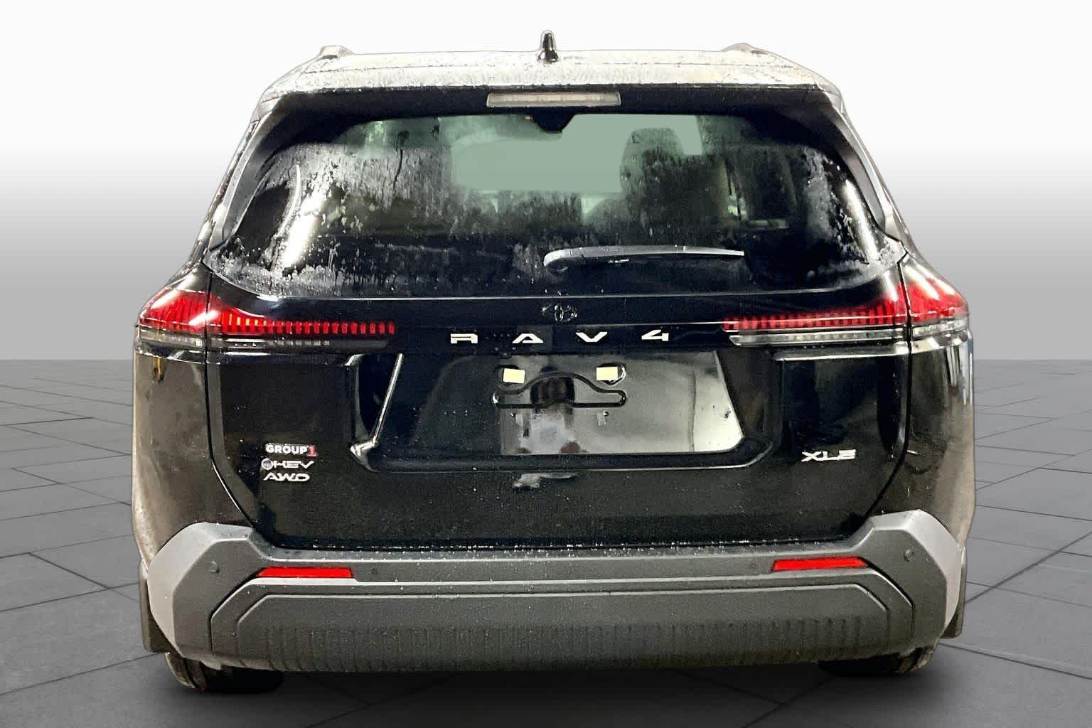 New 2026 Midnight Black Metallic Toyota XLE Premium image 4