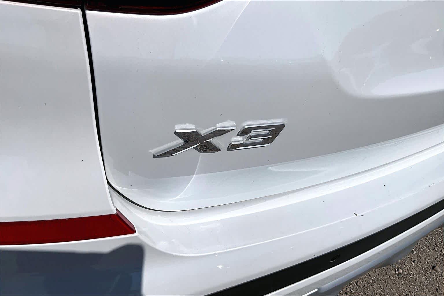 Used 2021 Mineral White Metallic BMW xDrive30i image 27