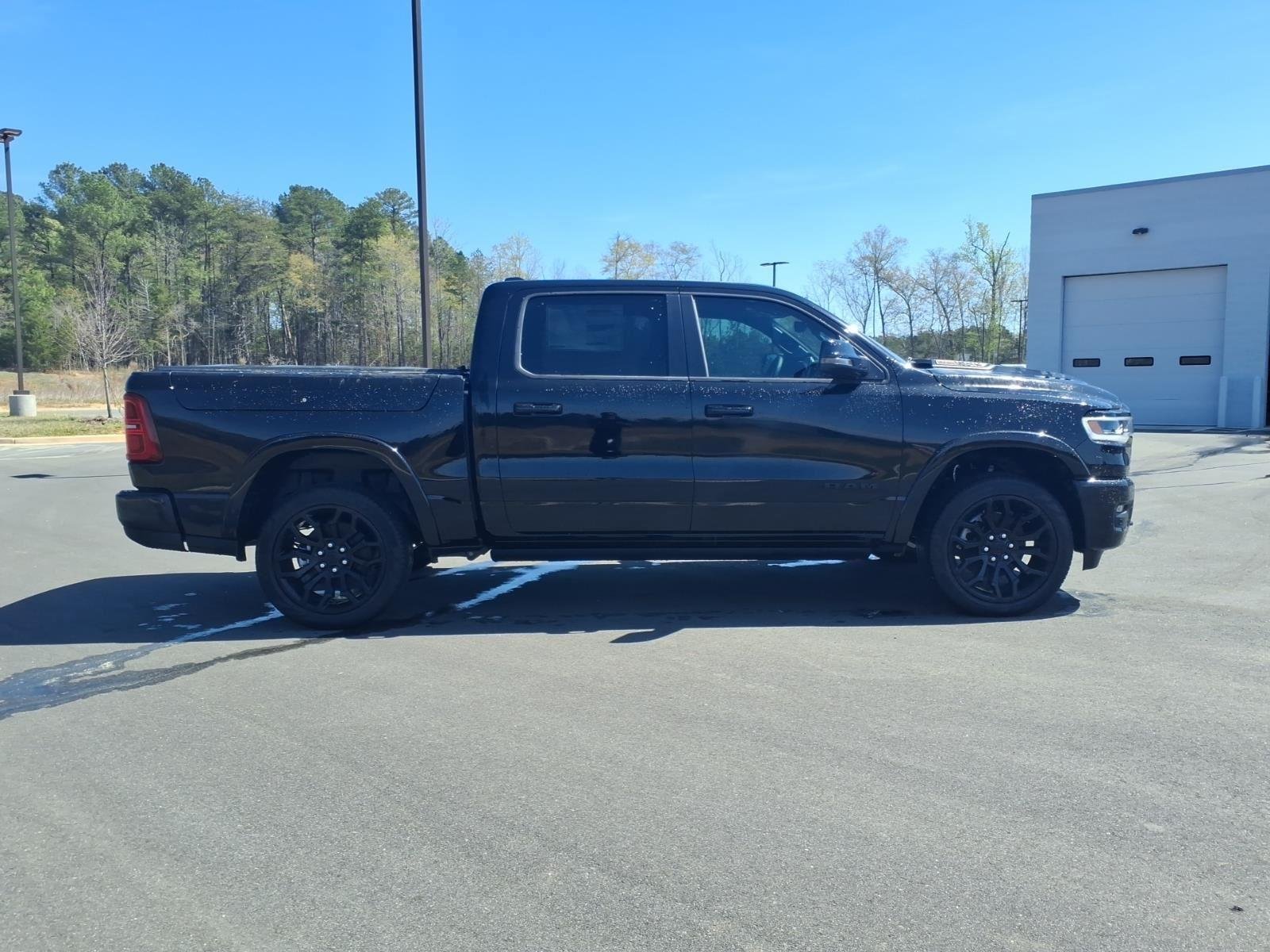 New 2026 Diamond Black Crystal Pearl-Coat Exterior Paint RAM Limited image 10