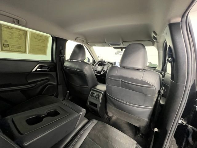 Used 2022 Black Mitsubishi SE image 36
