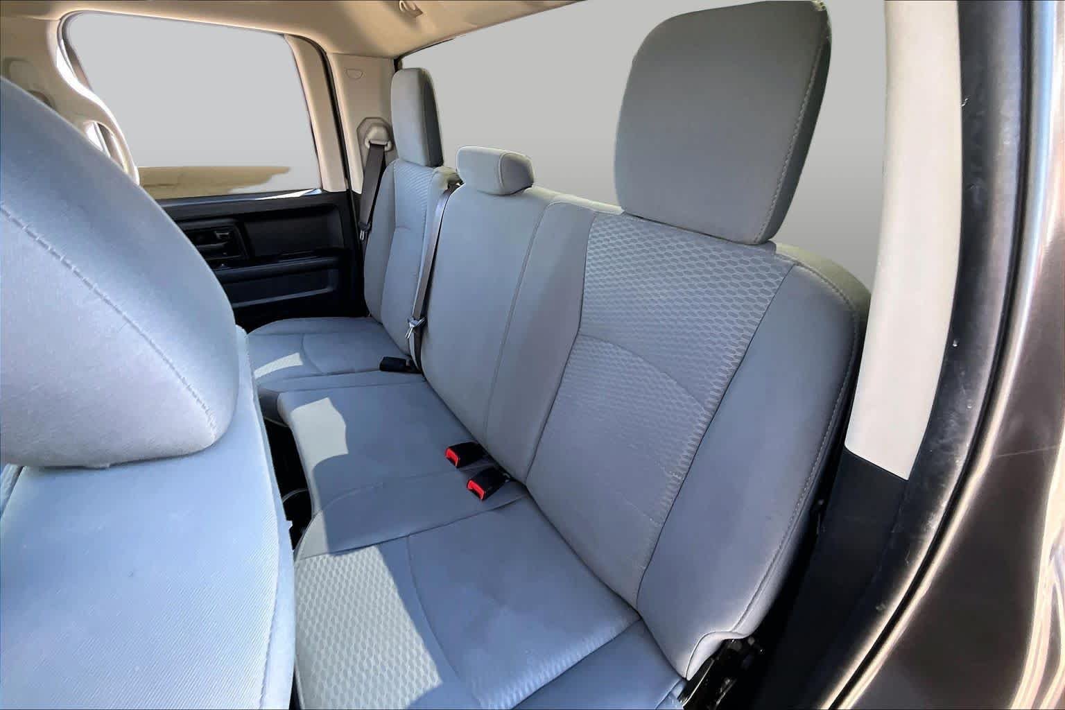Used 2019 Granite Crystal Metallic Clearcoat Ram Tradesman image 19