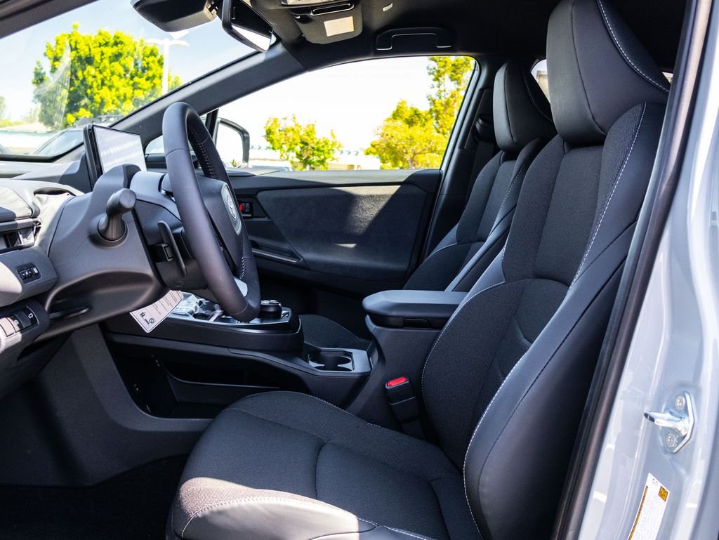 2026 Toyota C-HR SE - Photo 13