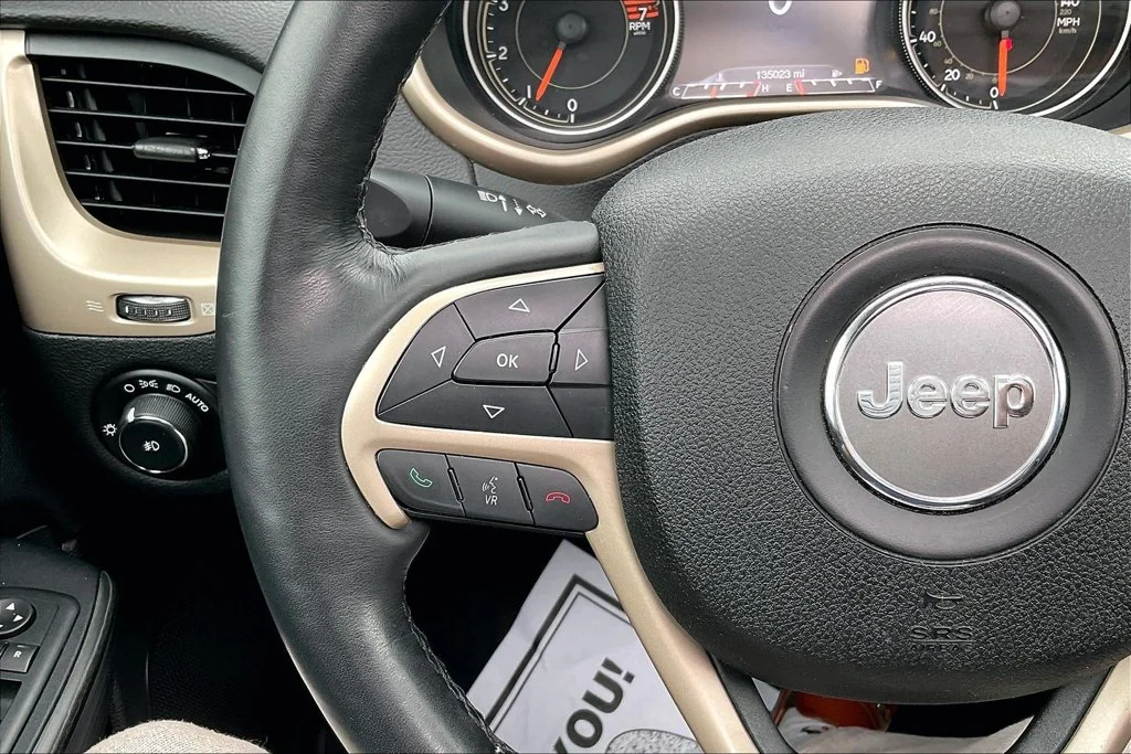 Used 2016 Gray Jeep Limited image 20