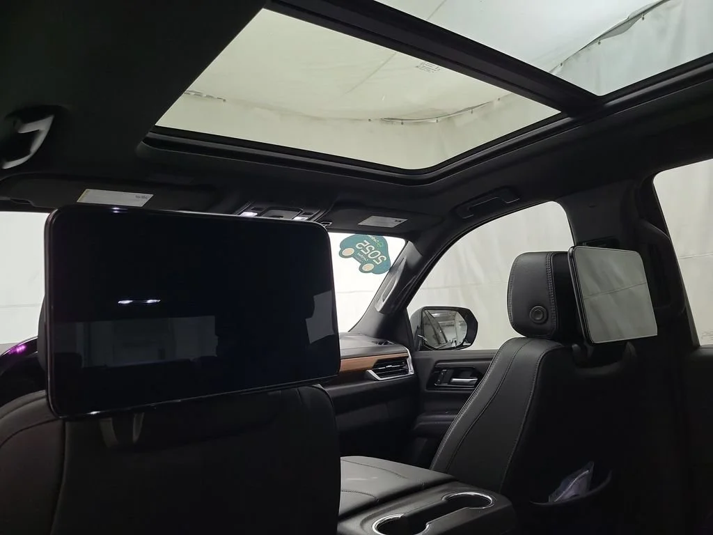 2025 GMC Yukon Denali - Photo 14