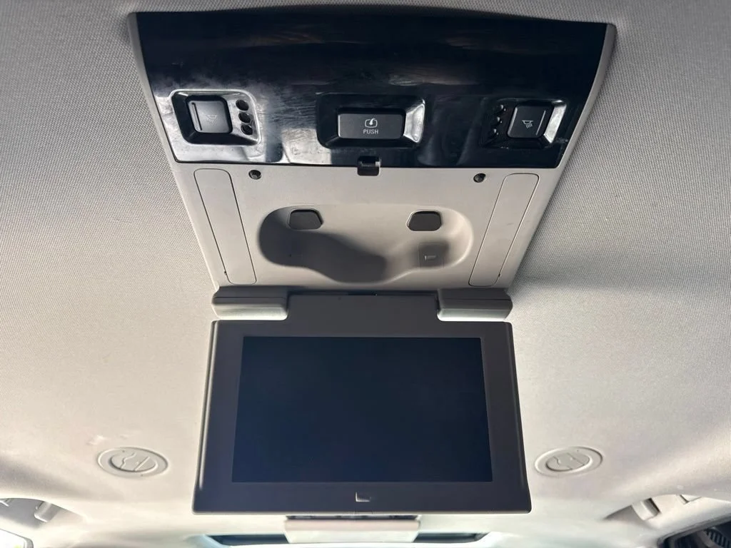 Used 2018 BLACK Chevrolet Premier image 17