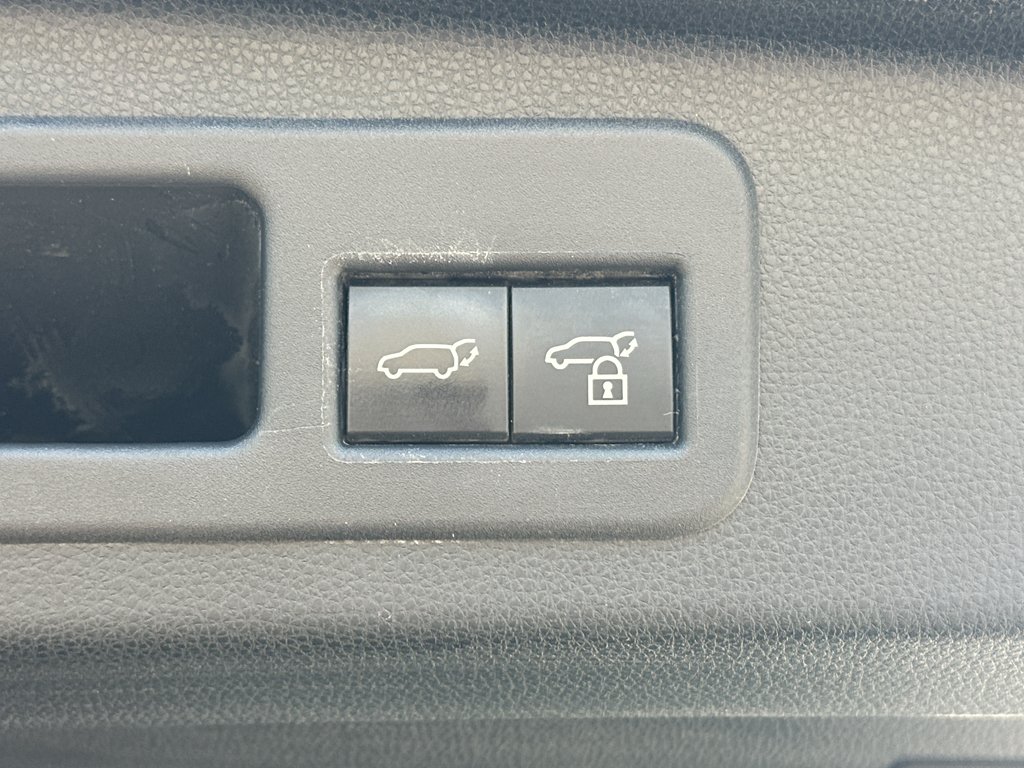 Used 2025 Gray Toyota Platinum image 12