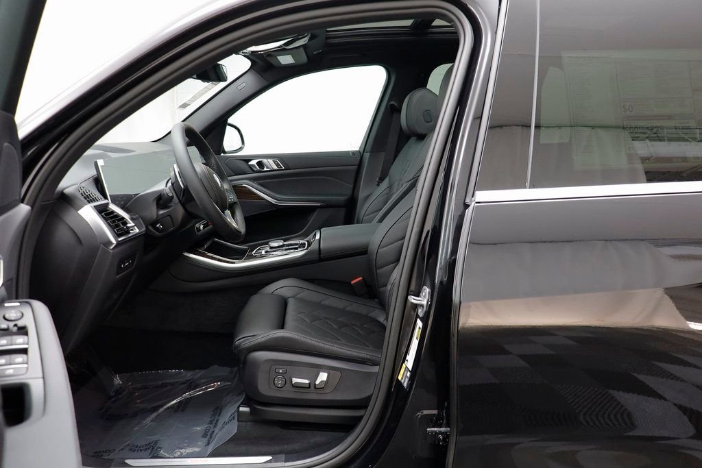 New 2026 Black Sapphire Metallic BMW xDrive50e image 5